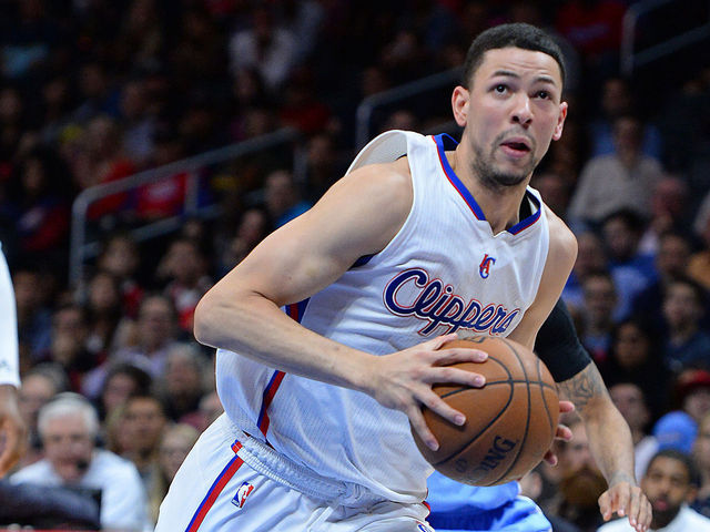 VIDEOS: Austin Rivers goes off, mimics Harden's celebration, crowd chants his name