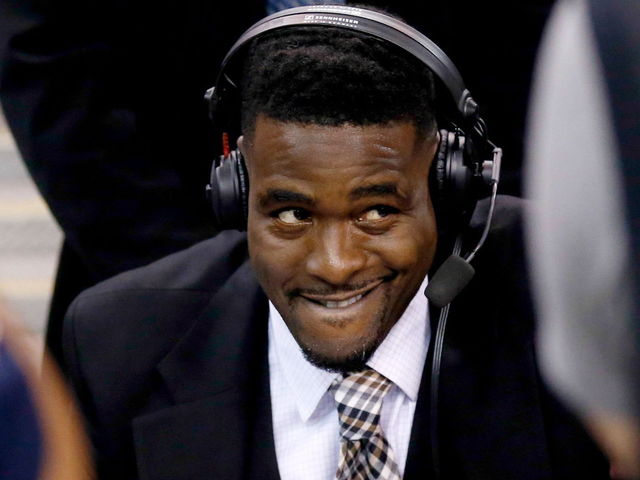 Former Fab Five teammates need to hug it out