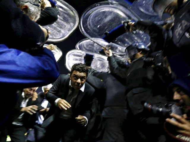 VIDEO: Fan attack on River Plate forces Superclasico abandonment