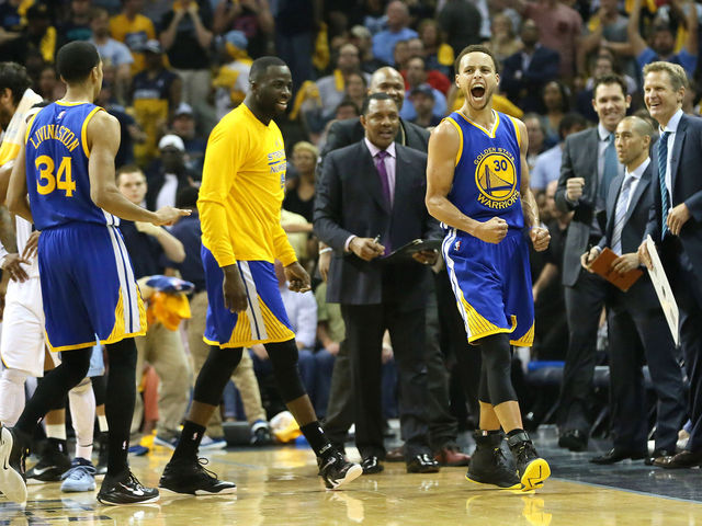 Curry hits 8 triples, leads Warriors past Grizzlies into West final
