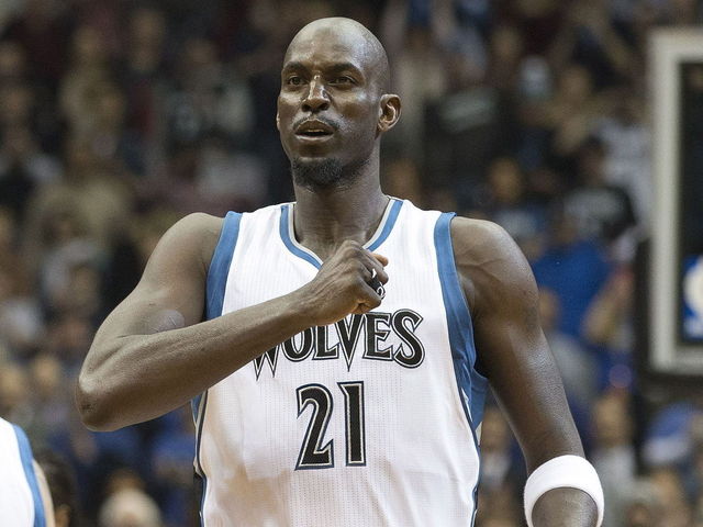 Timberwolves officially sign Kevin Garnett to reported 2-year, $16M deal