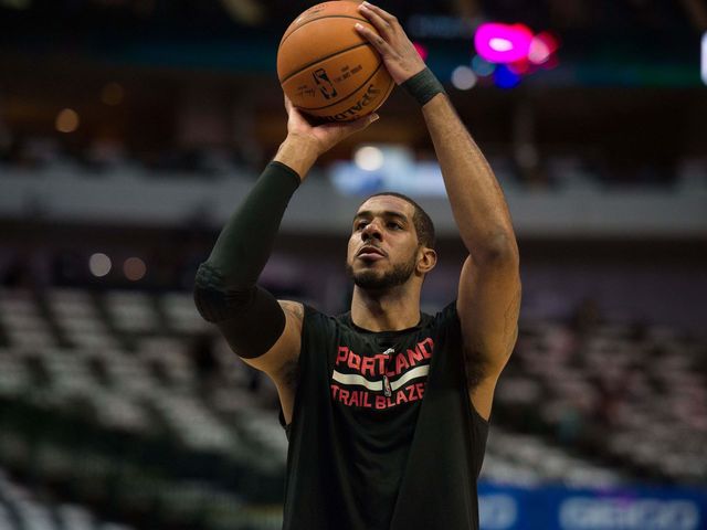 Report: Mavericks move ahead of Spurs on Aldridge's list