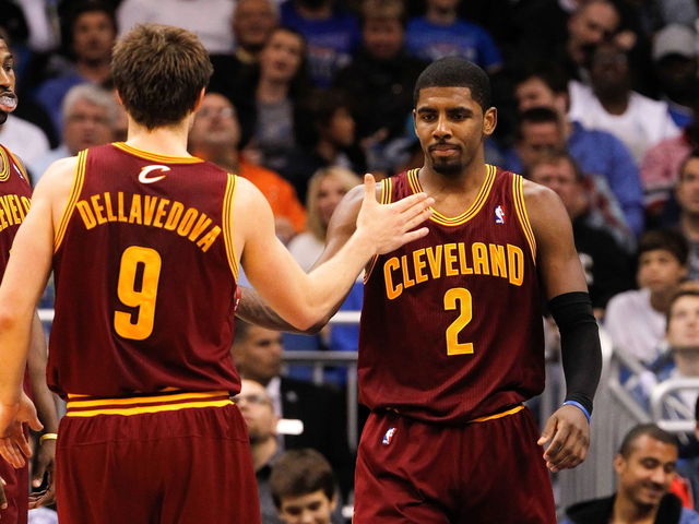 Cavs' Thompson: Irving and Dellavedova 'used to f--- each other up' in practice