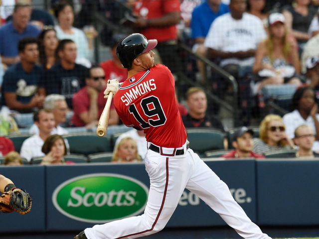 VIDEO: Braves' Simmons misses out on walk off after line drive hits umpire