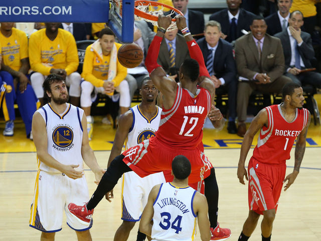 VIDEO: Terry's slick pass leads to Howard's vicious dunk
