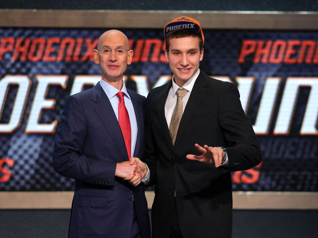 Report: Suns prospect Bogdanovic staying overseas for 2015-16