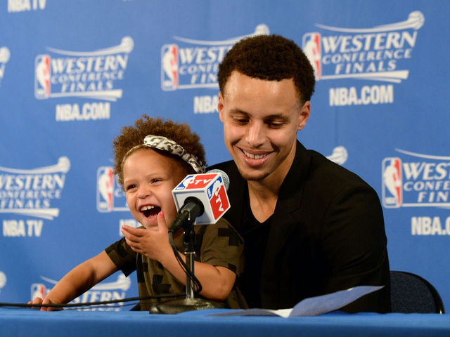 VIDEO: Riley Curry skips presser, does victory dance