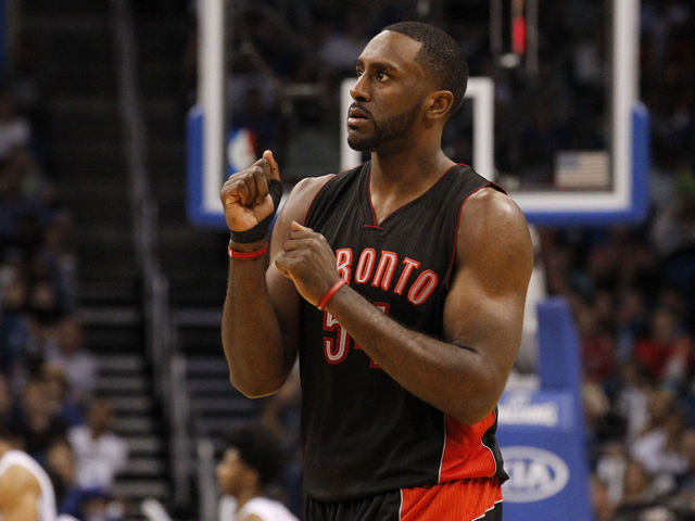 VIDEO: Raptors' Patterson meets Manchester City players