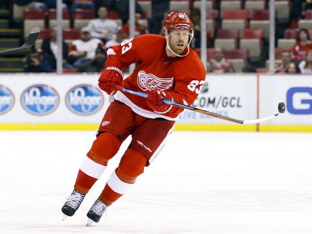 Red Wings' Franzen suffering weekly 'setbacks,' still aiming to play in opener