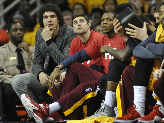 Report: Anderson Varejao will not return during NBA Finals