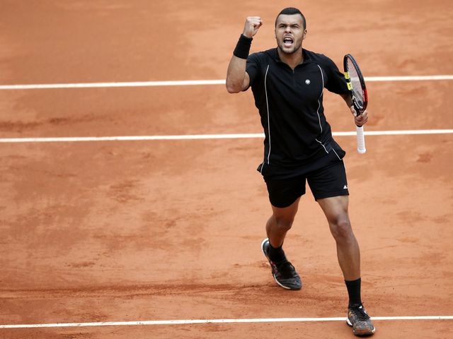 French Open Day 8: Tsonga upsets Berdych; Sharapova, Federer matches pushed to Monday