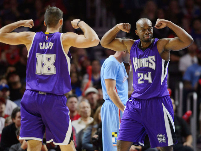 Kings' Carl Landry out 4-5 months after wrist surgery