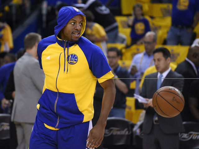 VIDEO: Andre Iguodala blows by LeBron James for massive dunk
