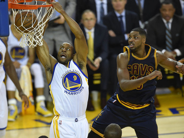 VIDEO: Warriors' Iguodala strips LeBron, runs floor for dunk