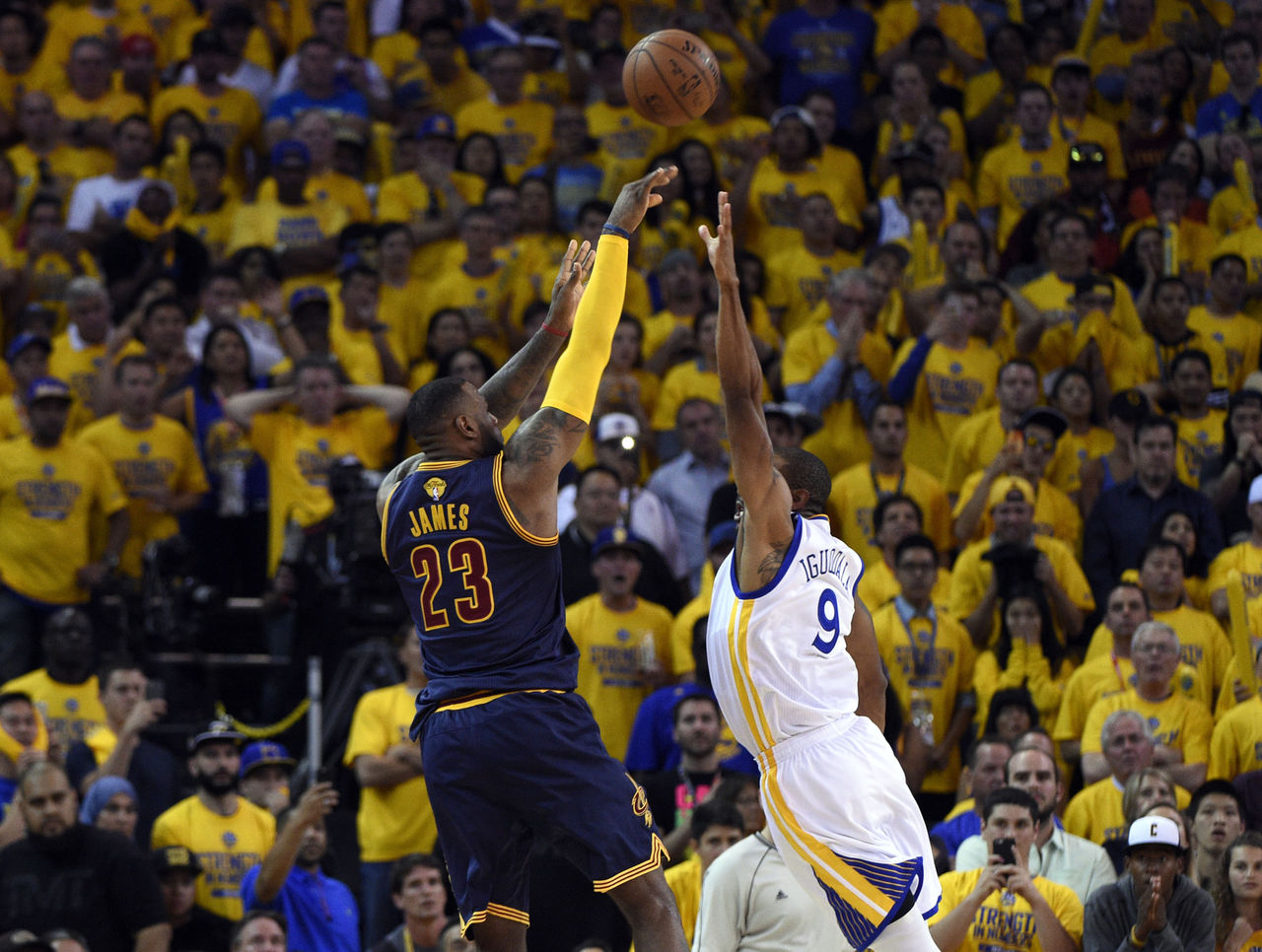 Andre Iguodala locked down LeBron James when it mattered most | theScore.com