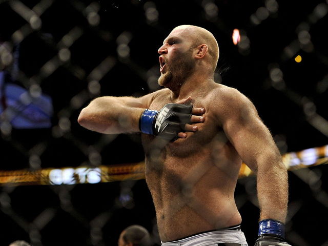 Rothwell chokes out Barnett in UFC on FOX 18 co-main event | theScore