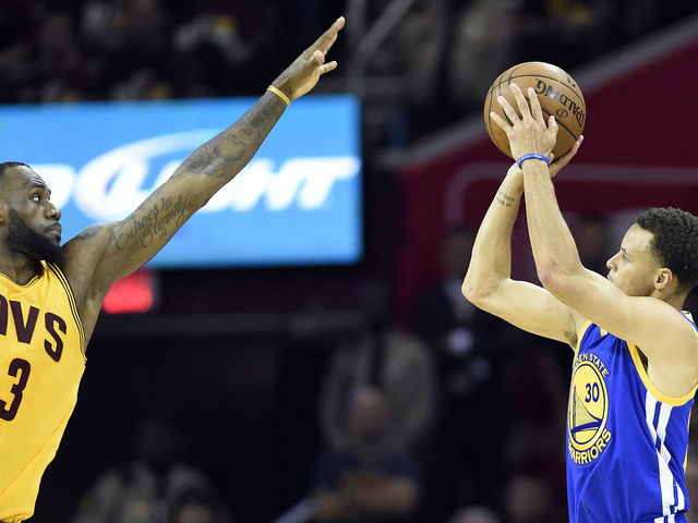 VIDEO: Curry catches fire late in loss, LeBron says Cavs 'got some learning to do'