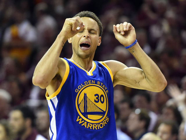 Curry found a new wrinkle late in Game 3: 'I'll keep that in the memory bank'
