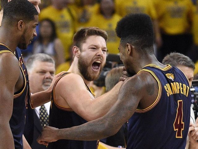 Cavs' Dellavedova, Shumpert feeling better, expected to play in Game 4