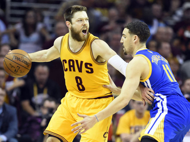 Cavs re-sign Dellavedova with 1-year qualifying offer