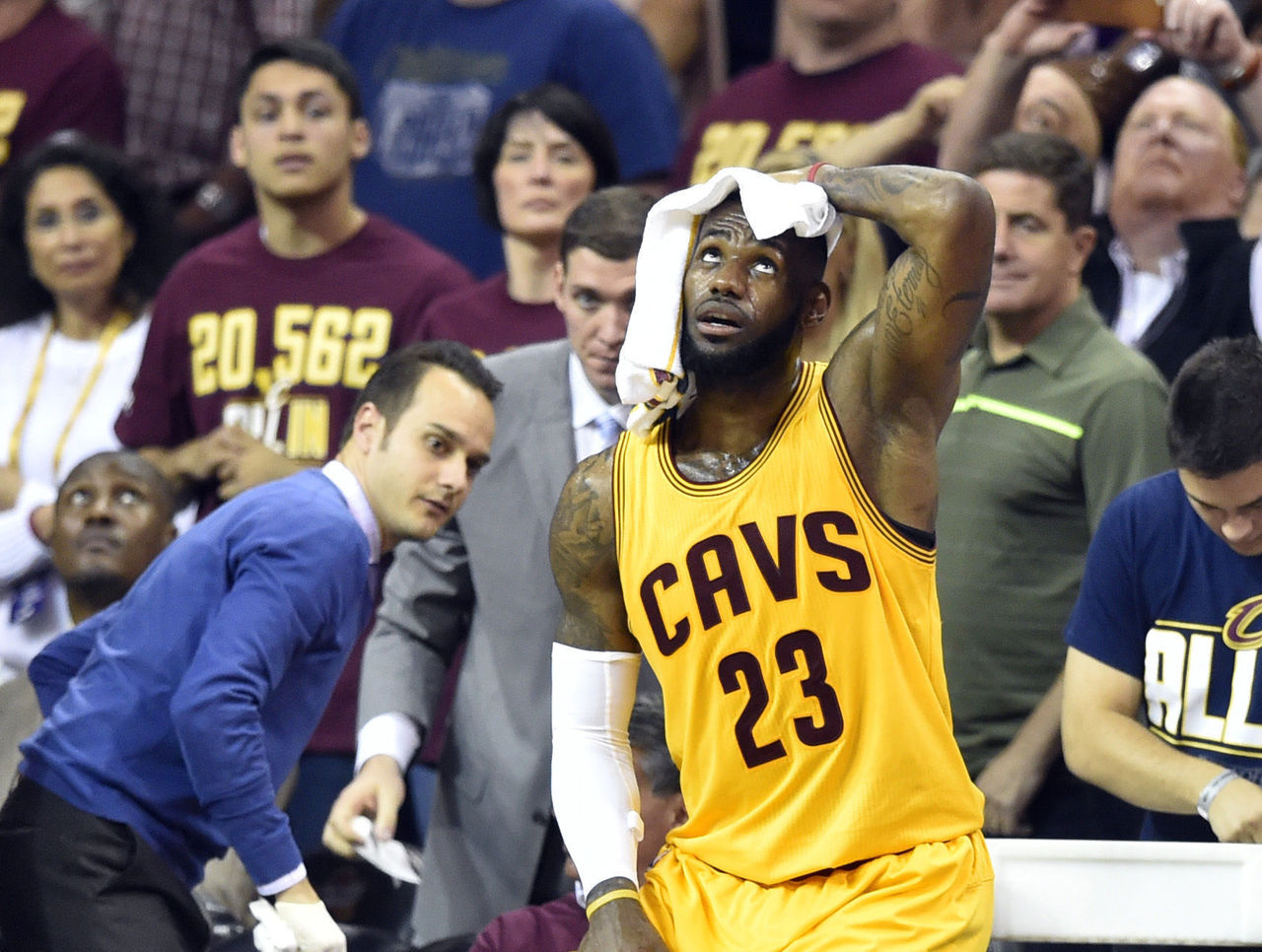 The Best Photos From Game 4 Of The NBA Finals | TheScore.com