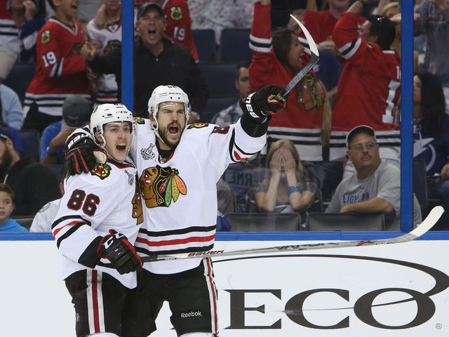 Vermette cleans up after Versteeg breakaway to give Blackhawks Game 5 advantage