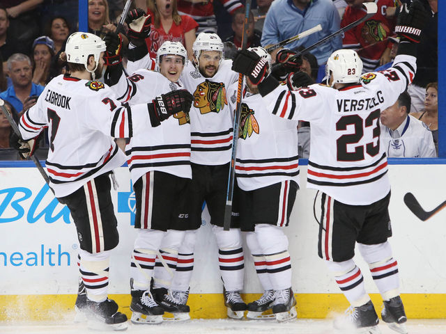 Blackhawks 1 win away from Stanley Cup after edging Lightning in Game 5