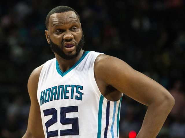 Hornets' Jefferson to delay free agency until 2016
