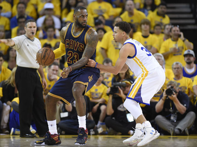 James on Curry: 'He's the best shooter in our league'