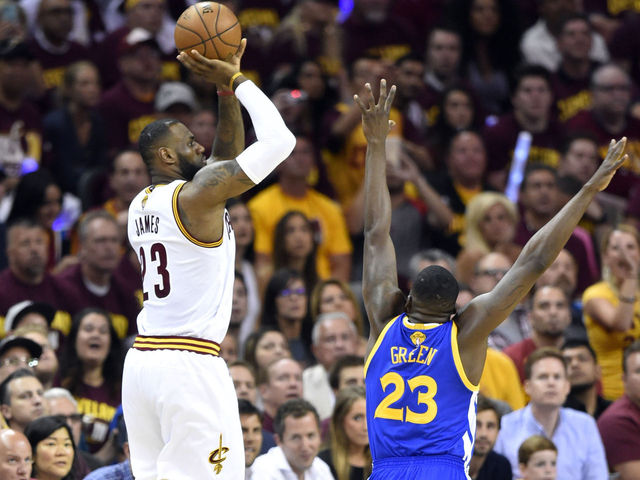 VIDEO: LeBron sinks step-back 3-pointer as shot clock expires