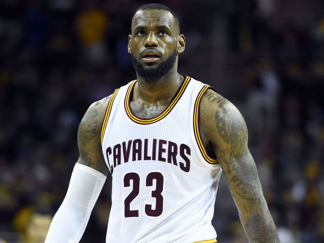 Cavs officially re-sign LeBron James