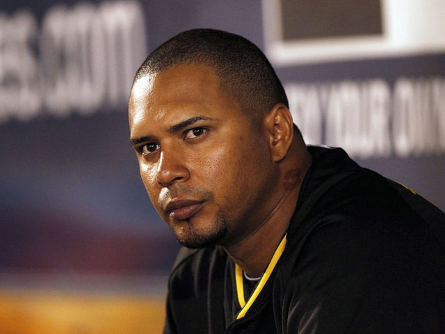 Pirates' Jose Tabata on hit by pitch that ended perfect game: 'I did my job'