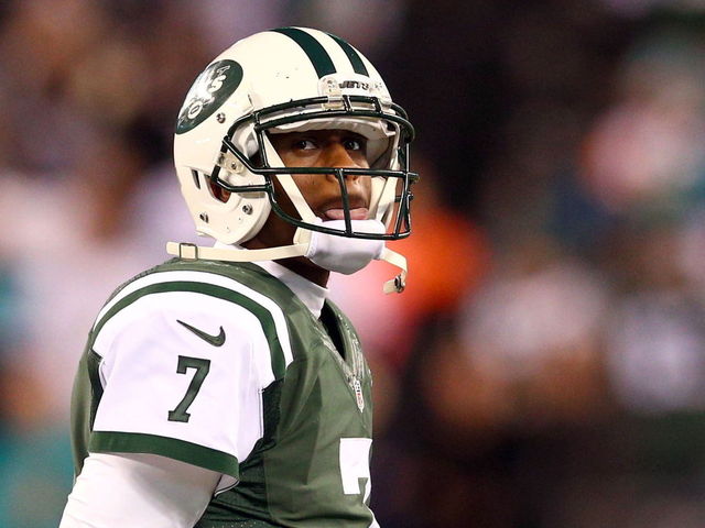 Jets' Geno Smith breaks jaw in locker room altercation, out 6-10 weeks