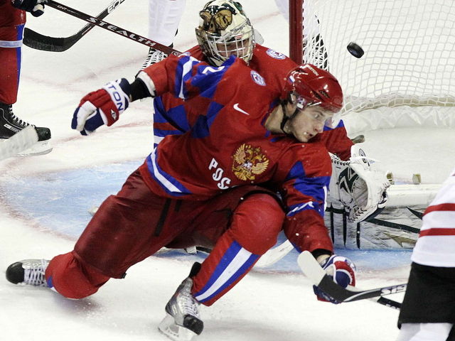 Russian defenseman Zaitsev 'pleasantly shocked' by reception from Maple Leafs