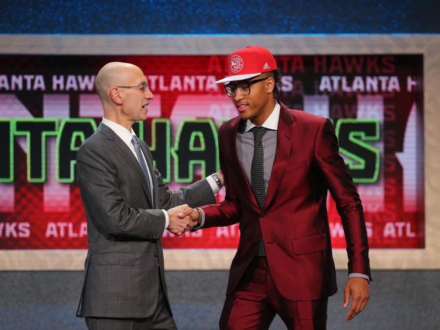 Hawks select Kelly Oubre 15th overall, reportedly trade him to Wizards