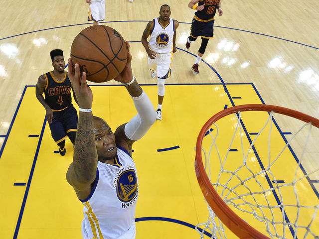 Warriors exercise team option on Mo Speights