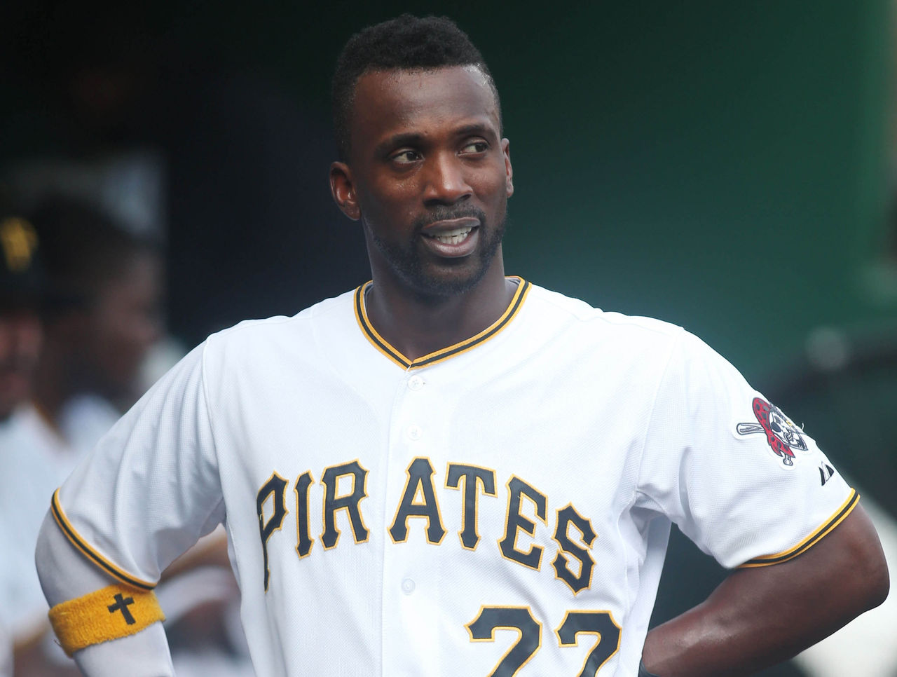 Andrew McCutchen exits game after being hit by pitch