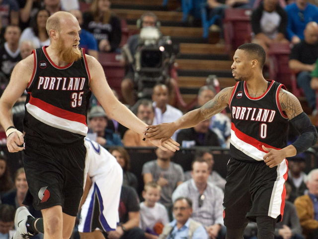 Blazers pick up Chris Kaman's option