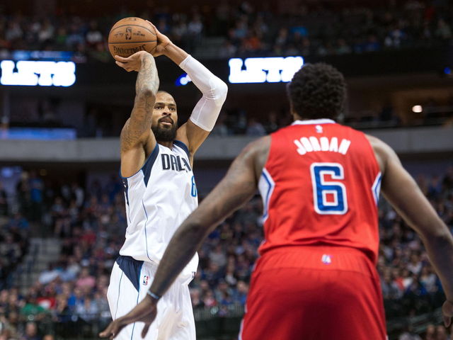 PHOTO: Tyson Chandler adds insult to Mavs' injury with emoji tweet