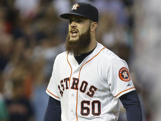 Astros' Keuchel stymies Royals, extends scoreless innings streak to 17