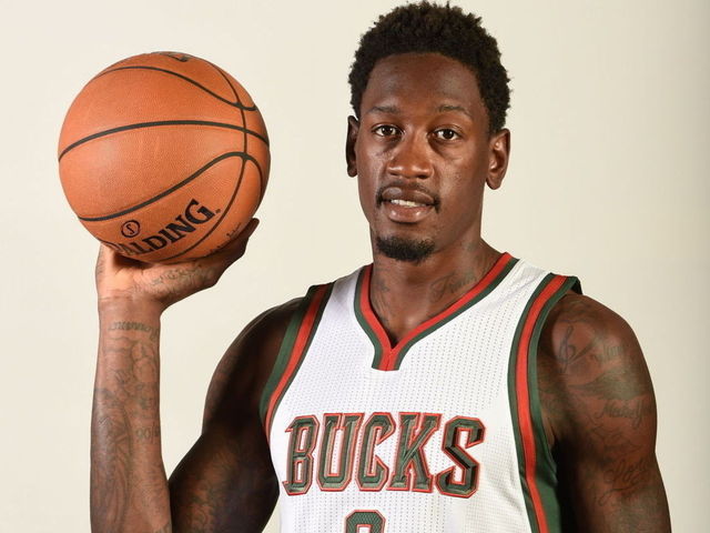 Former Bucks center Larry Sanders to play in Drew League