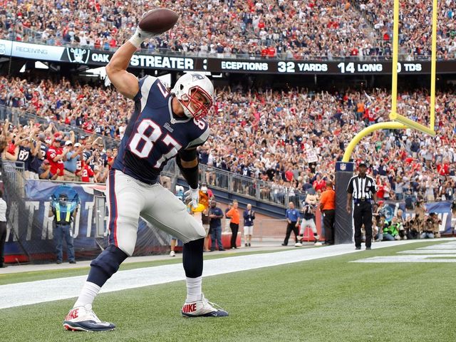 VIDEO: Rob Gronkowski spiking pineapples in Vegas