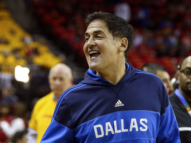 Report: Mavs owner Mark Cuban fined $25K for commenting on free-agent deals