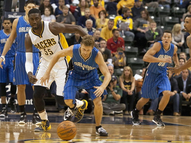 Raptors waive Luke Ridnour, ending wild 2 weeks