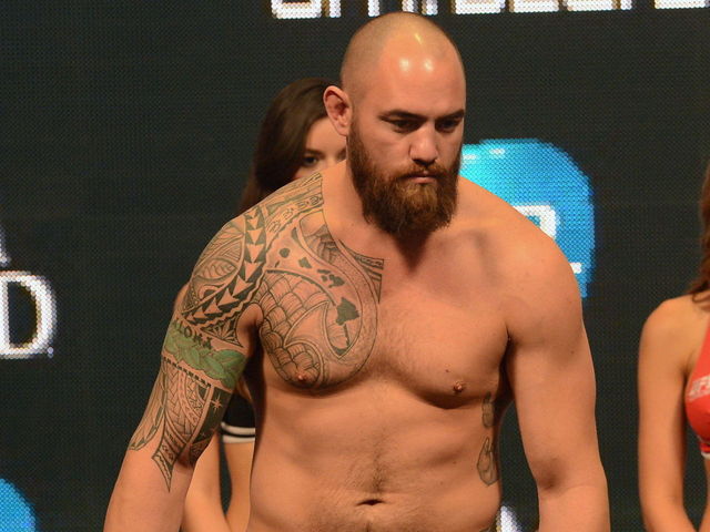 Manager denies abuse allegations leveled against Travis Browne