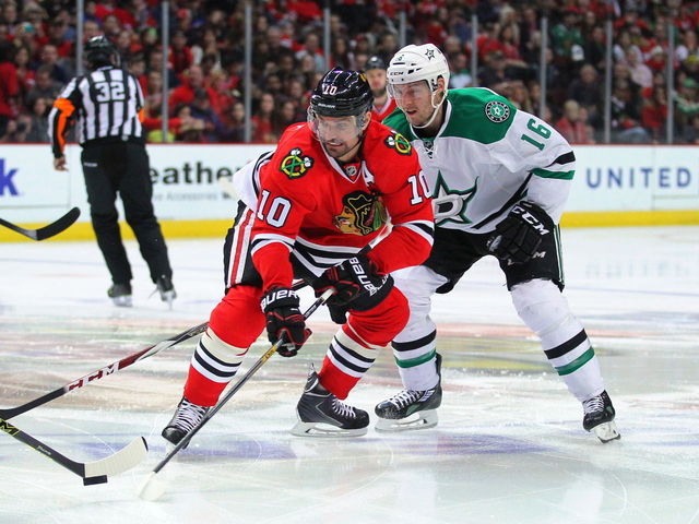 Blackhawks trade Patrick Sharp to Stars in 4-player deal