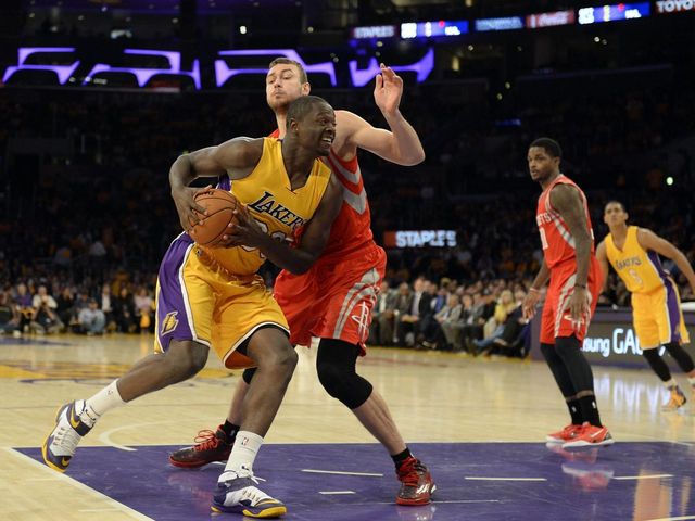 VIDEO: Randle returns to action as Russell and Towns square off; LaVine shines