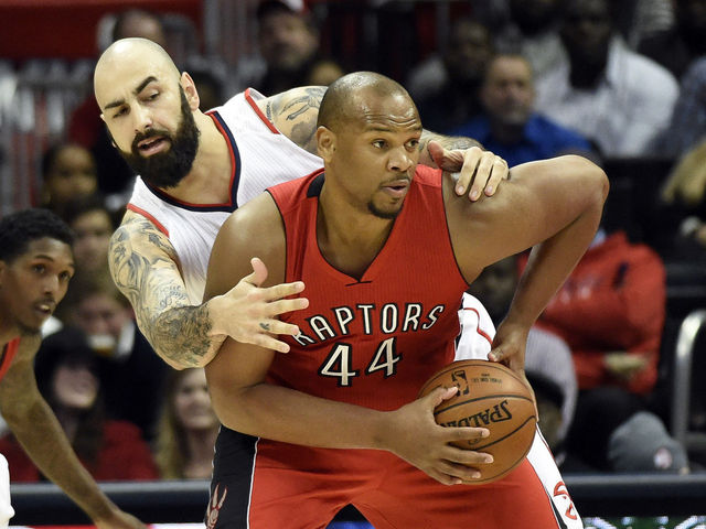 Report: Rockets agree to terms with Chuck Hayes on 1-year veteran's minimum deal