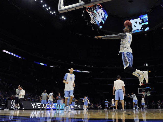 VIDEO: Sixers rookie Tokoto skies high for alley-oop