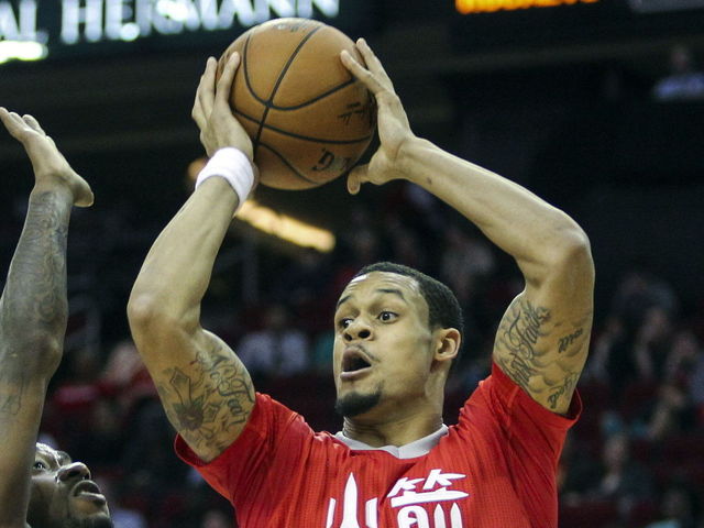 Rockets re-sign K.J. McDaniels to reported 3-year, $10M deal